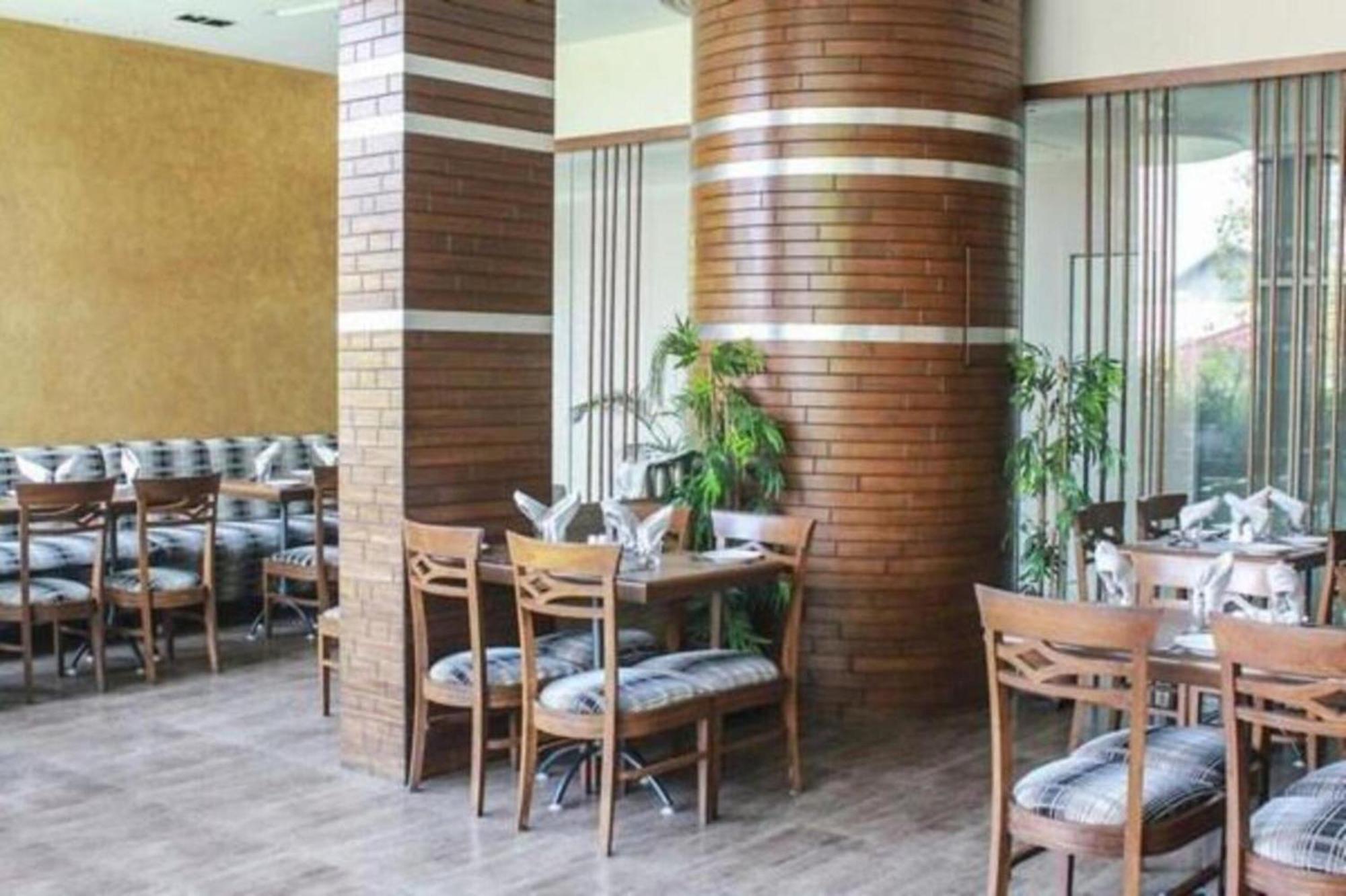 Kailash Parbat Hotel Lonavala Esterno foto
