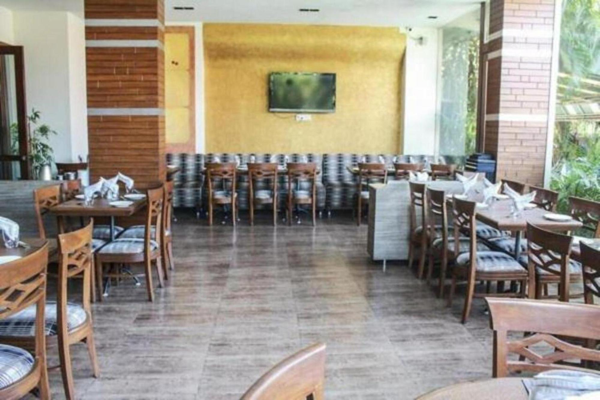 Kailash Parbat Hotel Lonavala Esterno foto