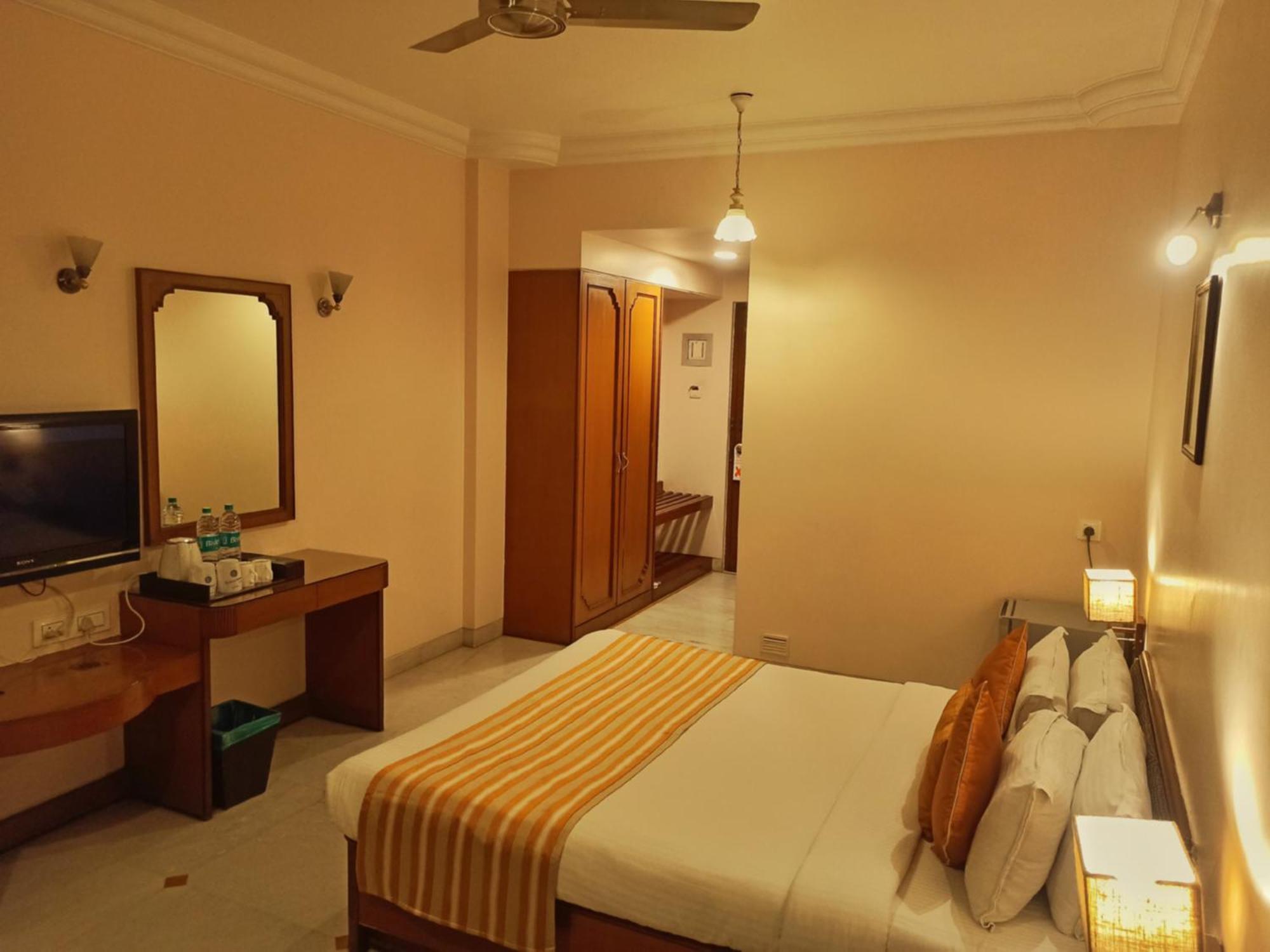 Kailash Parbat Hotel Lonavala Esterno foto