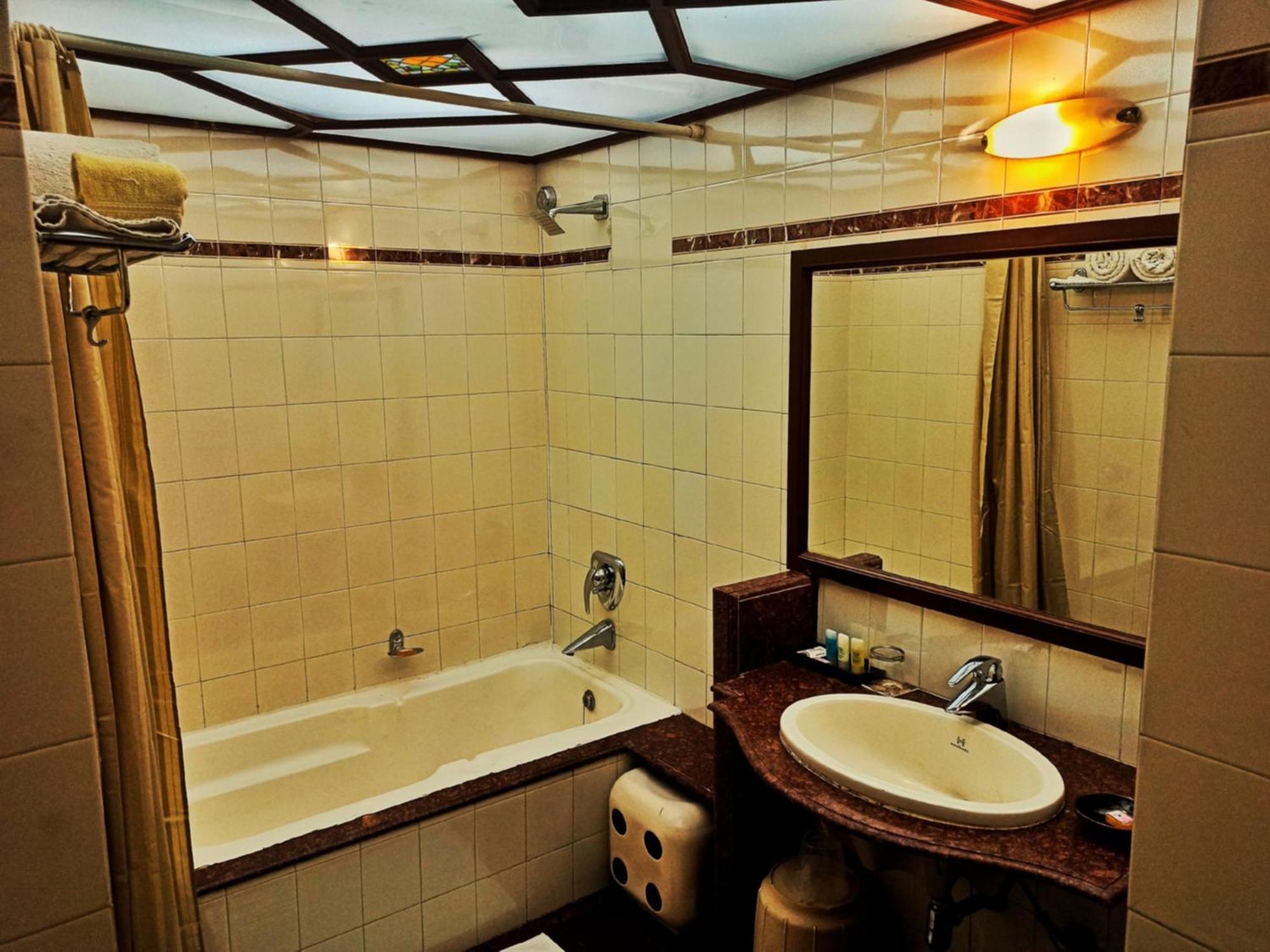 Kailash Parbat Hotel Lonavala Esterno foto