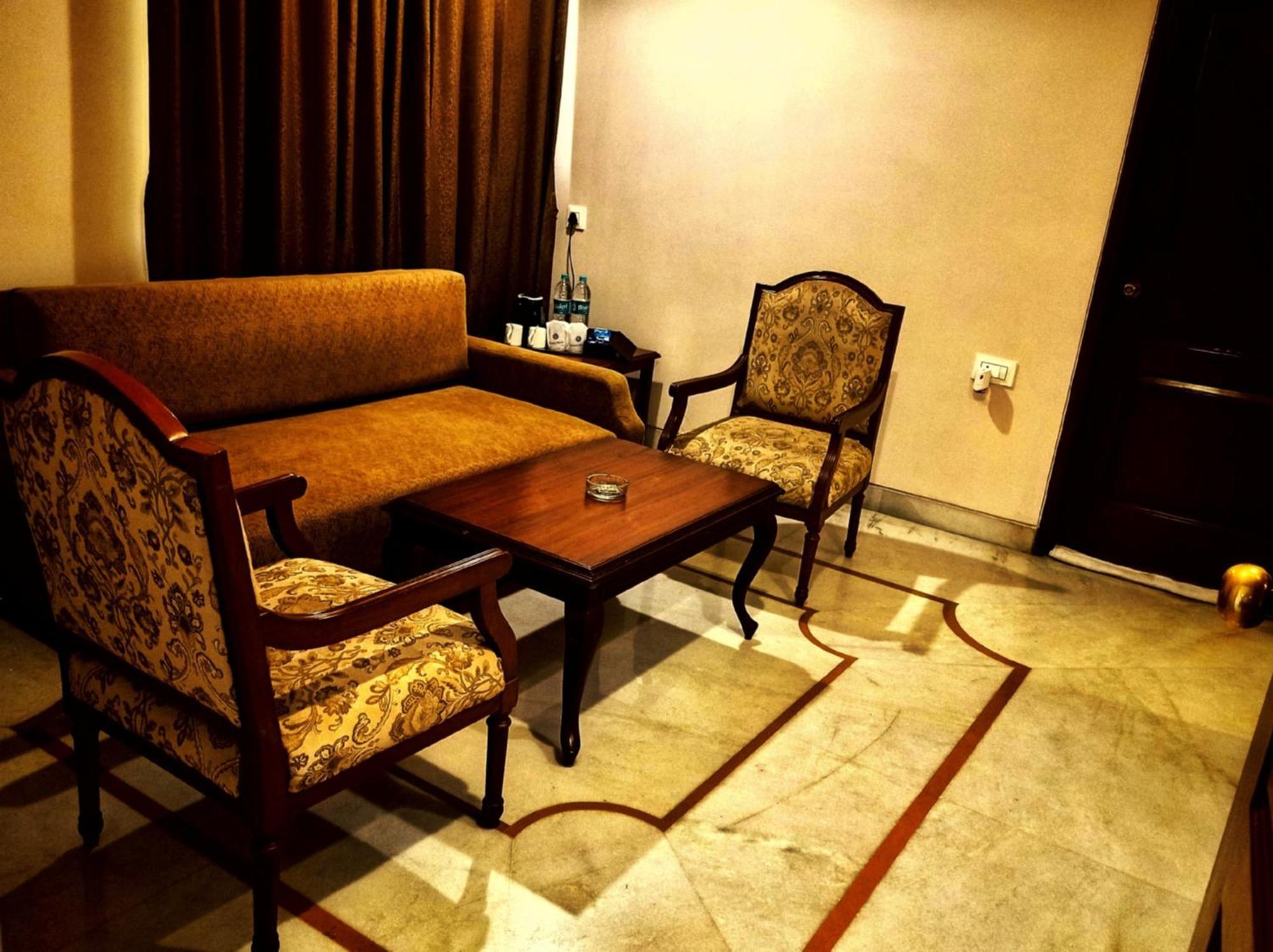 Kailash Parbat Hotel Lonavala Esterno foto