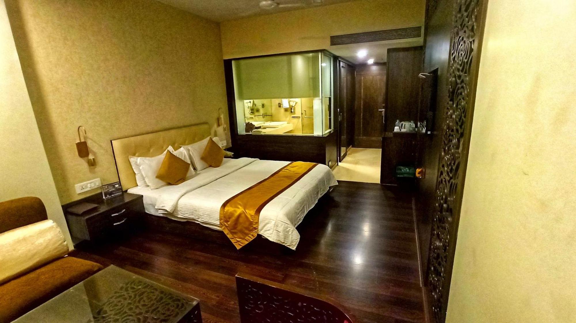 Kailash Parbat Hotel Lonavala Esterno foto